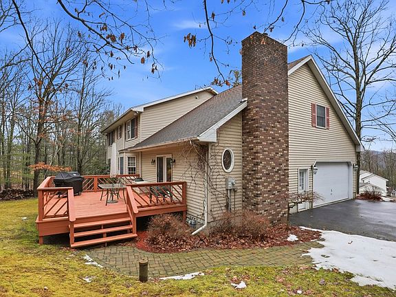 3rd image of 534 Queen Esther Dr