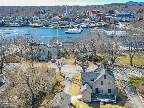 26 Sea Street, Camden, ME 04843