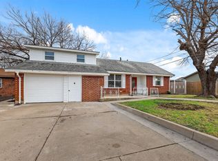 212 SW Murphy Rd, Burleson, TX 76028