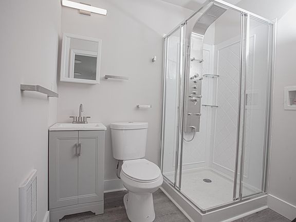 3rd image of 2443 N Douglas St #11