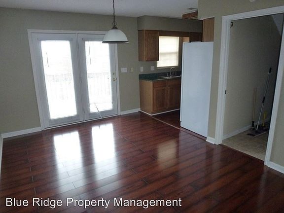 4th image of 202 Waterford Ct