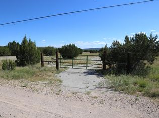 25065 W Foothill Dr, Seligman, AZ 86337