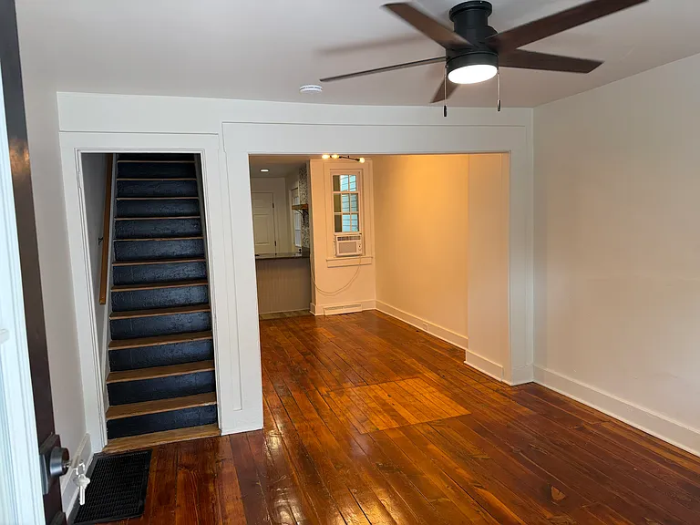 16 N Locust St #1 — Photo 2