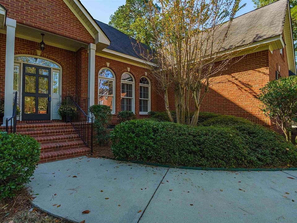 2nd image of 33 Somerton Pl