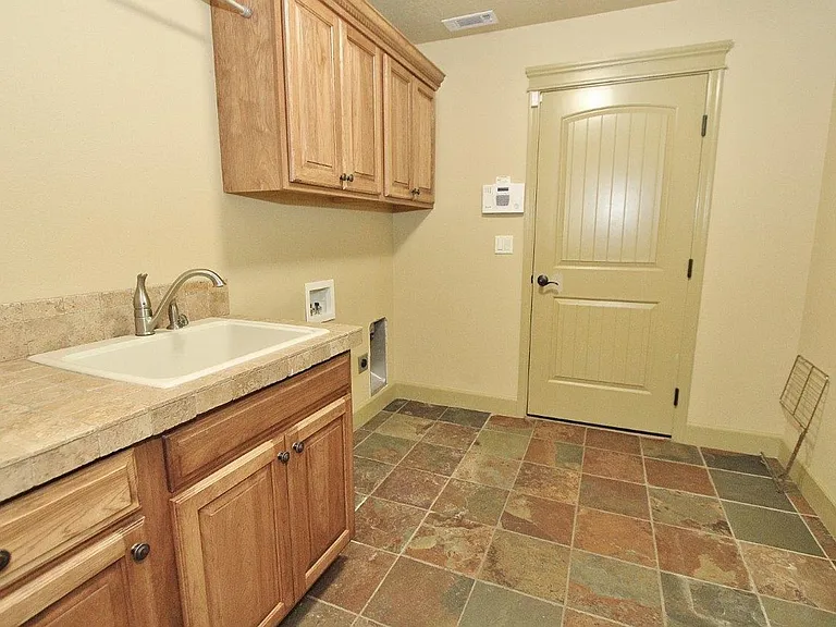 2586 S Gatewood Ln — Photo 23