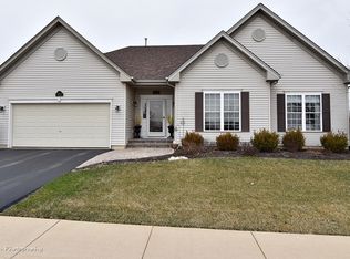 S560 Hubbard Pl, Geneva, IL 60134