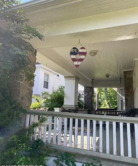 407 2nd Ave — Photo 3
