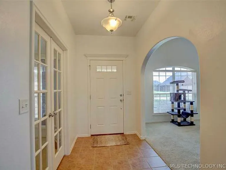 7324 E Knoxville St — Photo 7