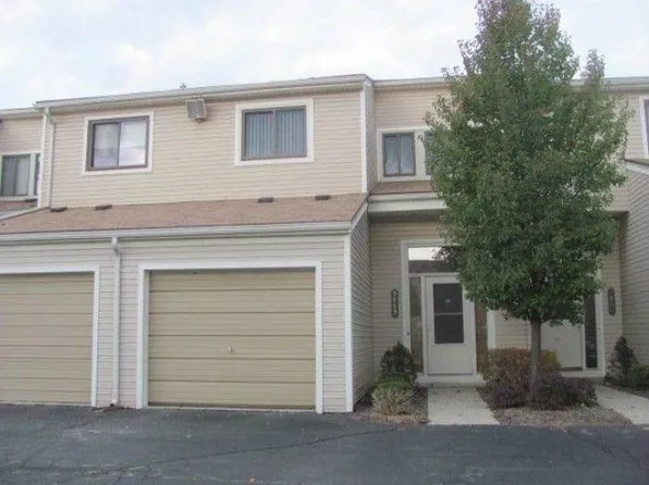 5883 Windward Ct #1, Clarkston, MI 48346