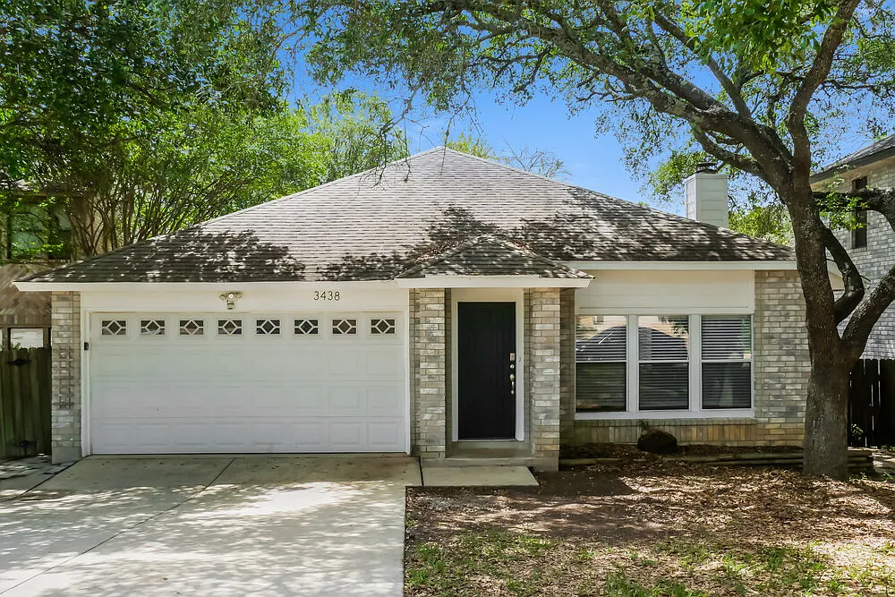 3 bed, 2.0 bath, 2011 sqft, $2,055 — Photo 1