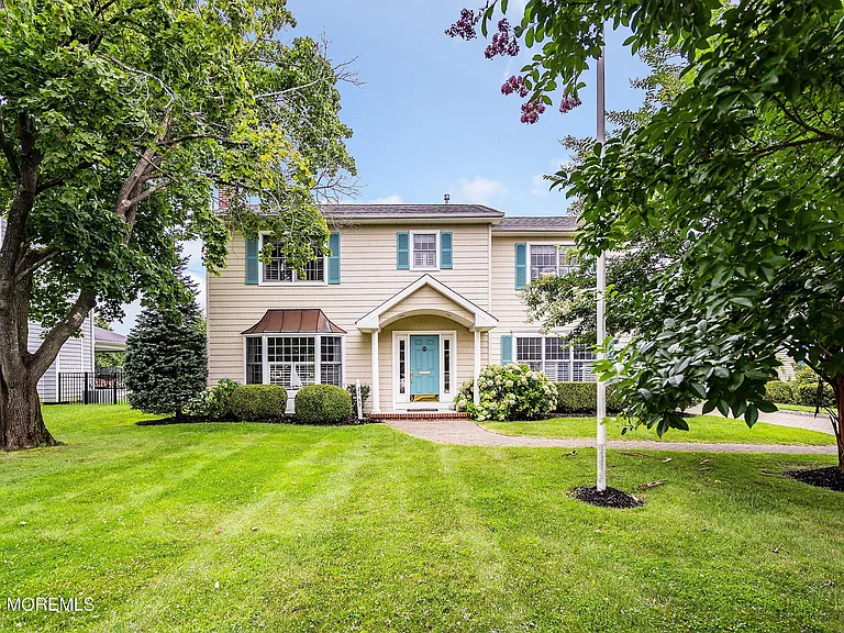 2163 Village Rd — Photo 2