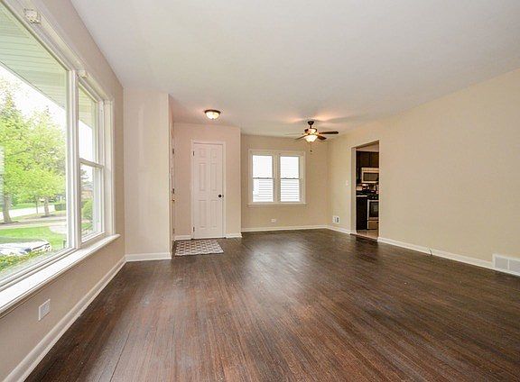 5th image of 28 E Jackson St