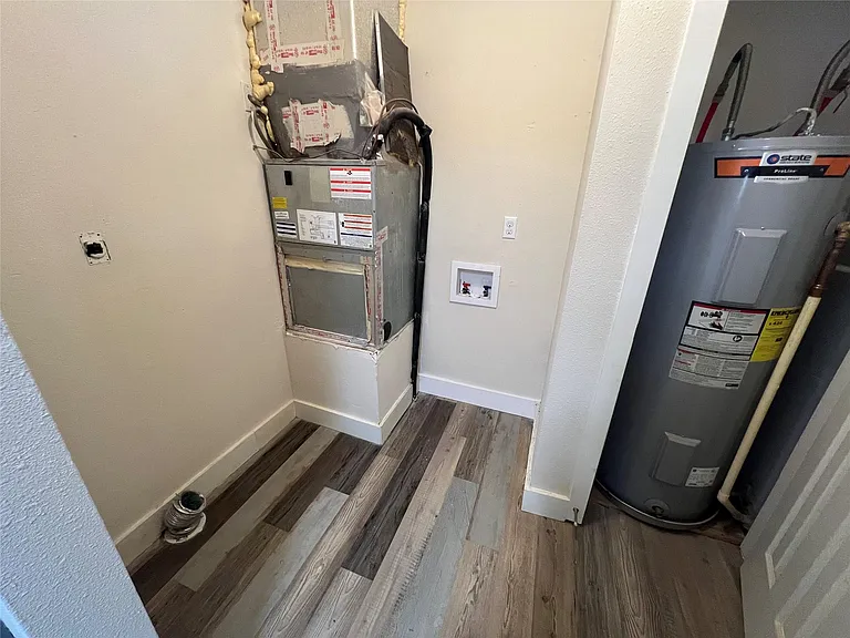 1310 Torres St — Photo 12