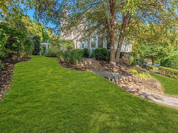 2nd image of 53 Stone Hill Dr S