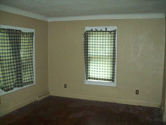 2nd image of 1219 Vineyard Dr