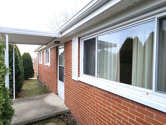 4th image of 2705 Ash Dr