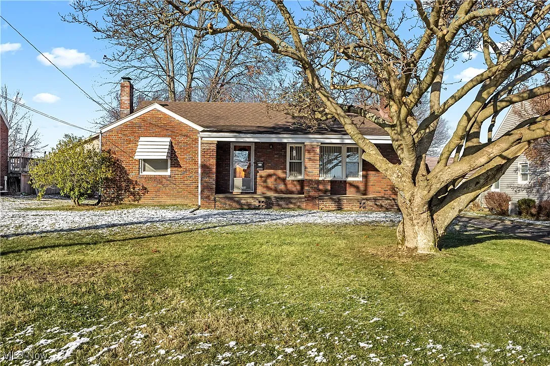 2234 W Manor Ave photo 1