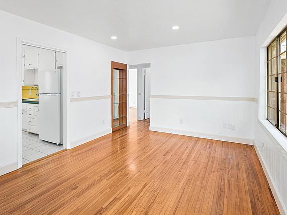 3rd image of 539 Center St Unit A