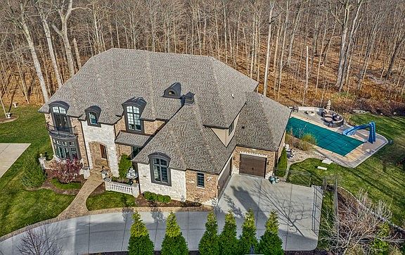 5th image of 885 Basswood Ln