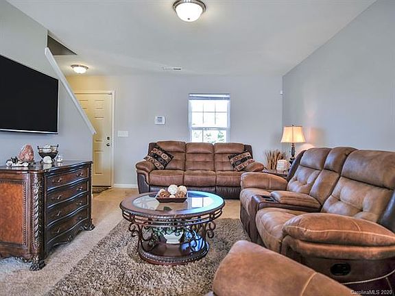 5th image of 318 Marcella Dr