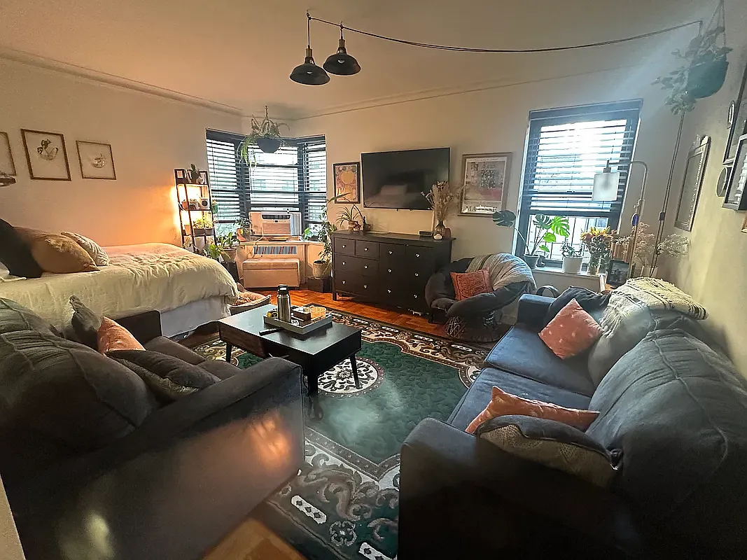 208 East 28th Street — Photo 1