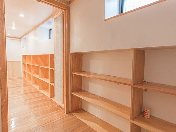3rd image of 36 Orchard St Frnt 1