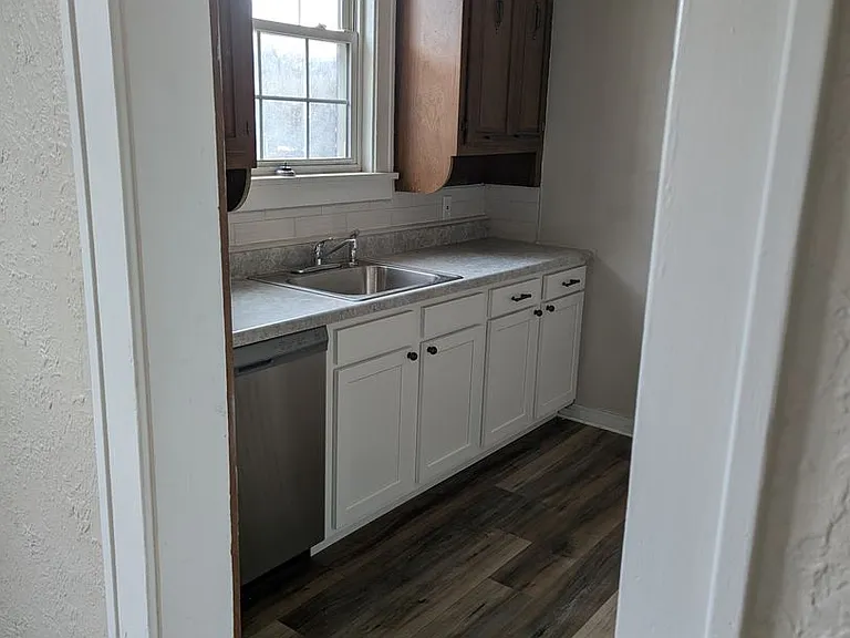 531 Halsey Ave — Photo 5
