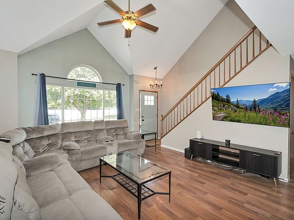 3rd image of 1004 Addleman St