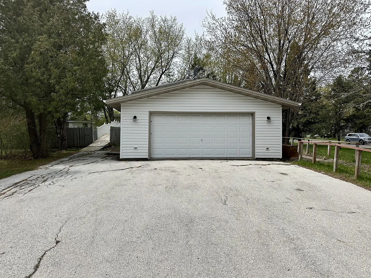 Building Photo - 2731 Triggs Ave