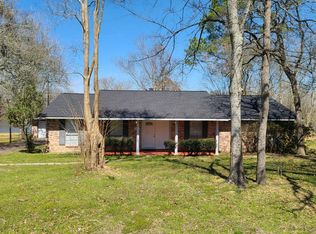 607 Brook Hollow Dr, Conroe, TX 77385