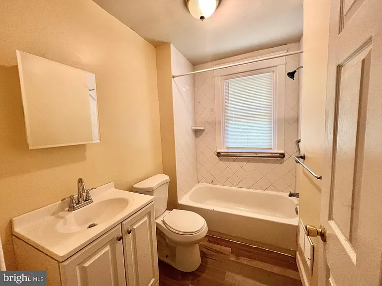 23 Balfour Ave — Photo 1
