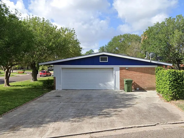 1104 Sycamore Dr — Photo 14