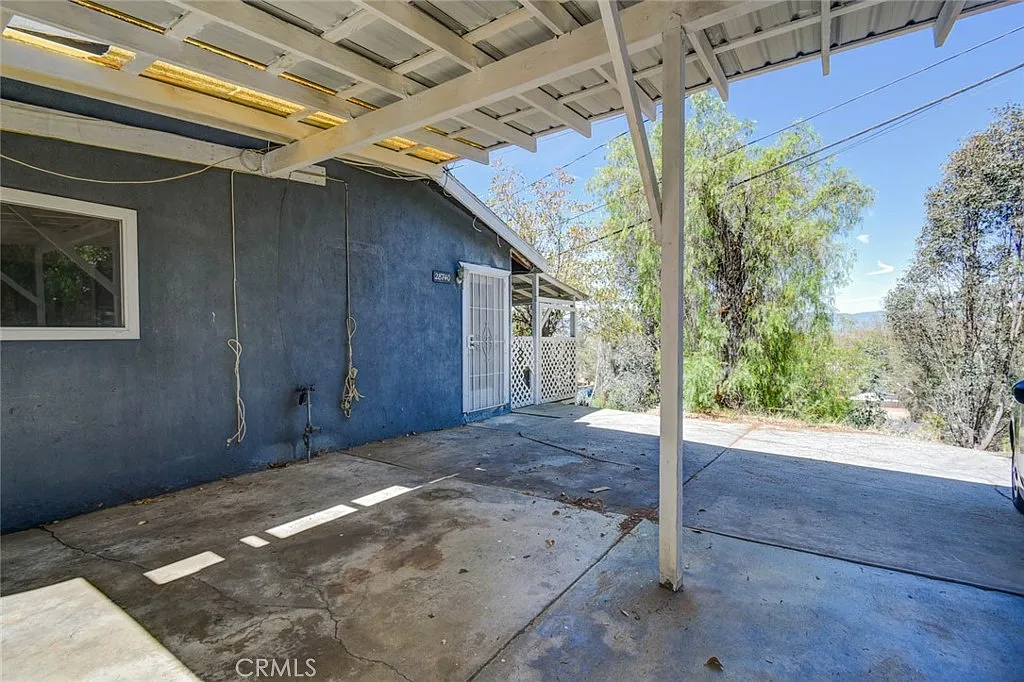 2 bed, 884 sqft, $2,200 — Photo 2