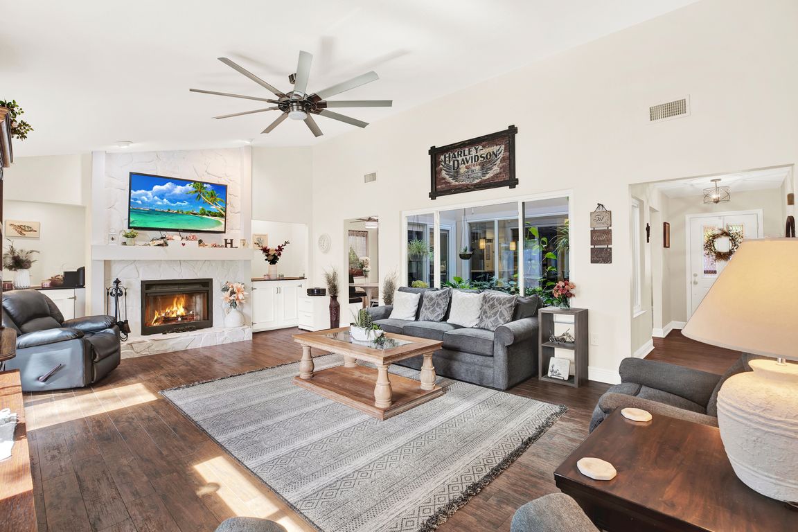 next background image