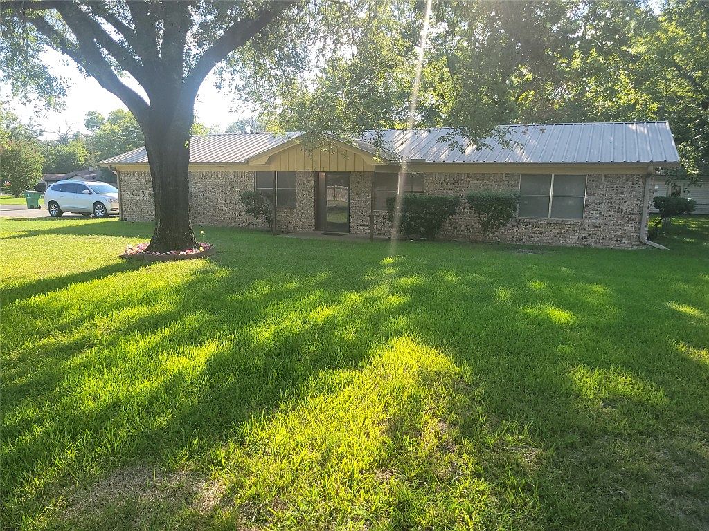 467 Davis St, Fairfield, TX 75840 Zillow