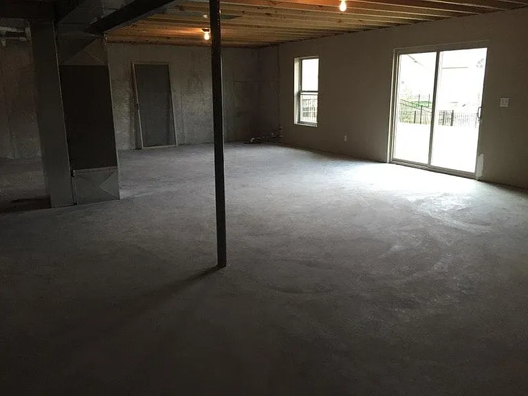 514 Sceptre Dr — Photo 24