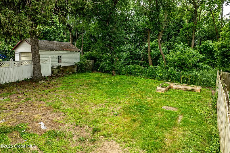 5th image of 29 Lockrow Boulevard
