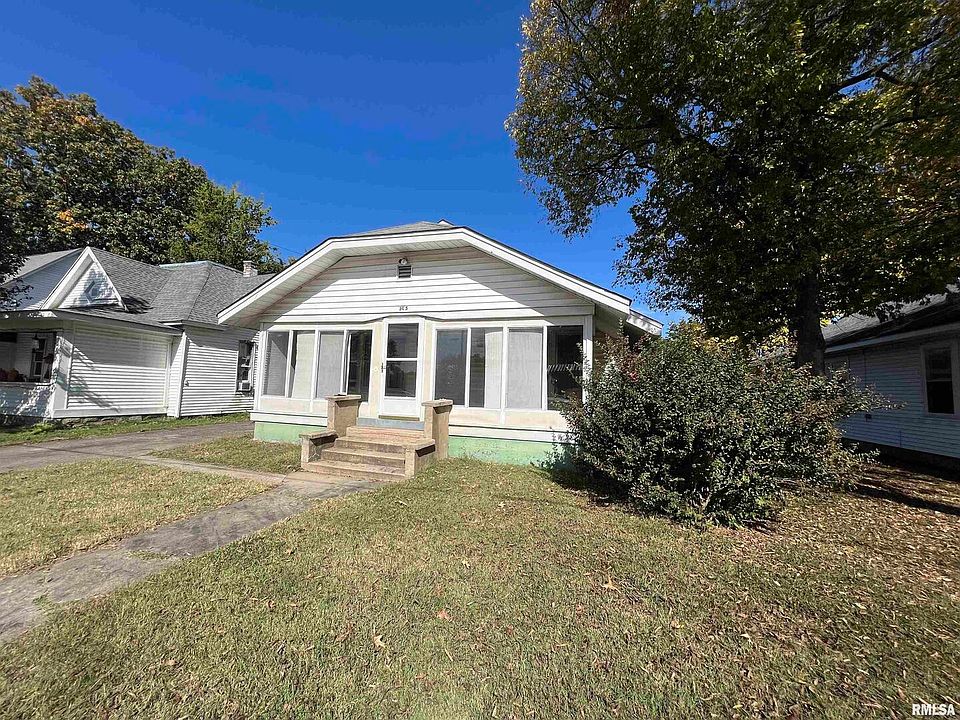 1st image of 305 E 2nd St