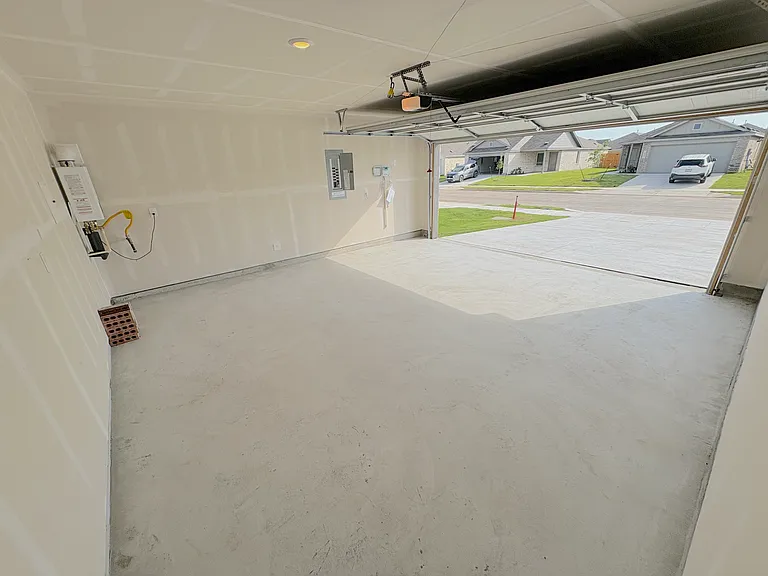 15020 Reyes Rd — Photo 16