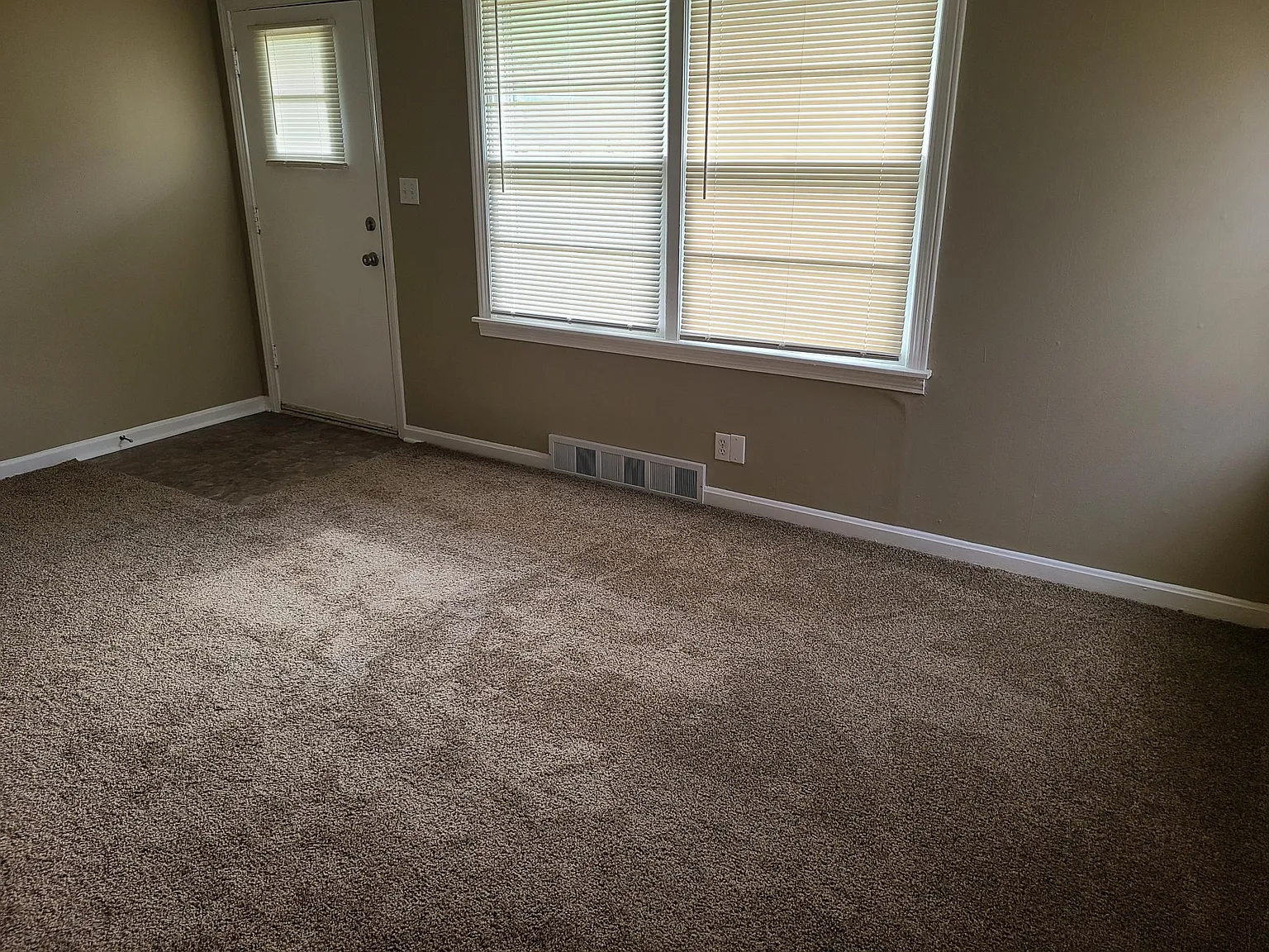 2 bed, 936 sqft, $995 — Photo 4