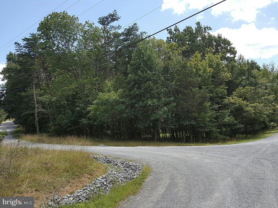 2nd image of 99 Pin Oak Ln
