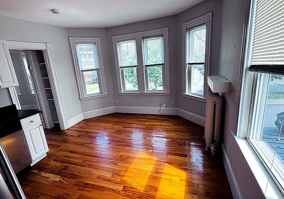2nd image of 240 Crescent St #3F