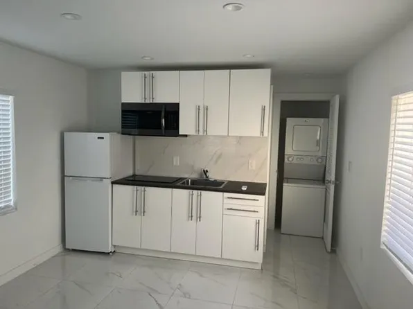 6700 NW 6th Ave #3, Miami, FL 33150