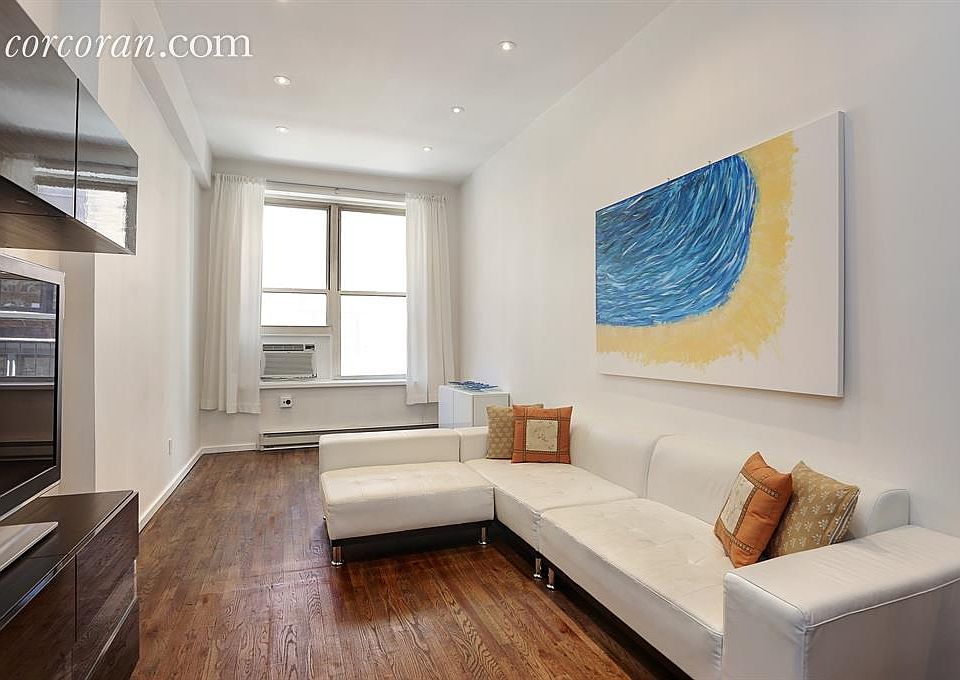 1st image of 23 Waverly Pl APT 4M