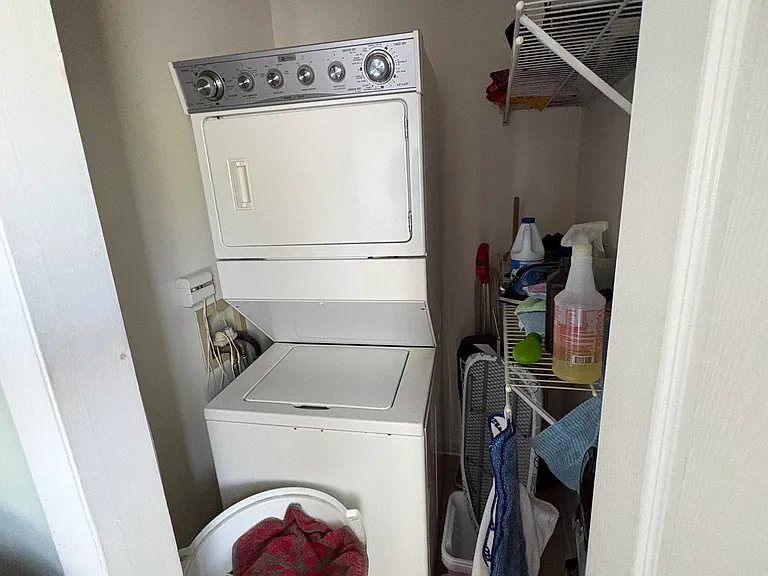 502 Westbourne Dr #4 — Photo 26