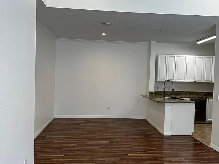 Breakfast nook, kitchen