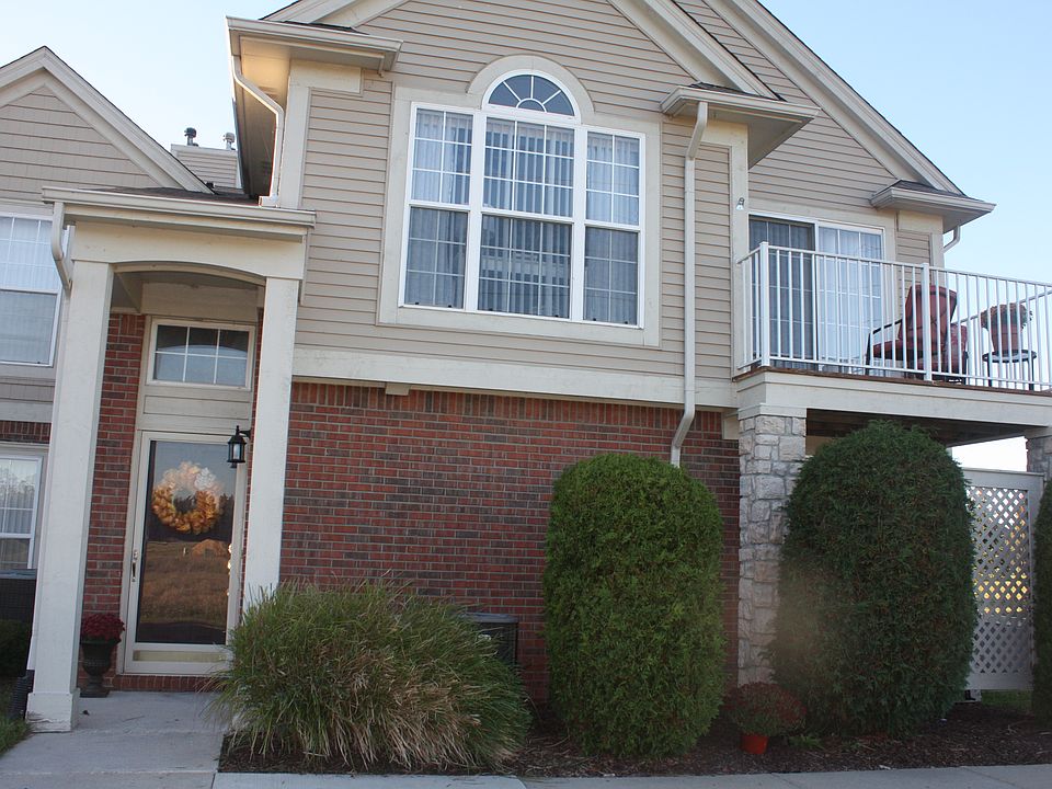 1st image of 52396 Naugatuck Dr