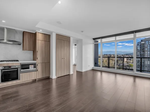 4730 Lougheed Hwy #2009, Burnaby, BC V5C 0M9