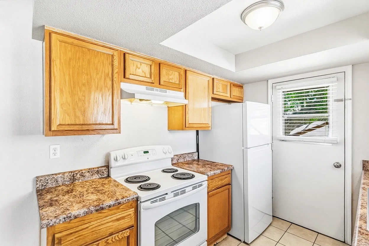 2 bed, 770 sqft, $1,000 — Photo 3