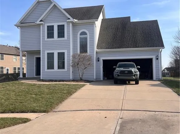 13823 W 154th Ter, Olathe, KS 66062